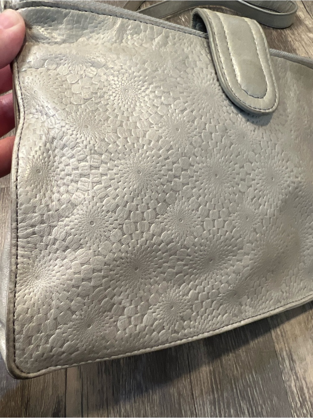 Hobo The Original Gray Embossed Leather Crossbody Bag Slim Floral Geometric - Picture 3 of 10
